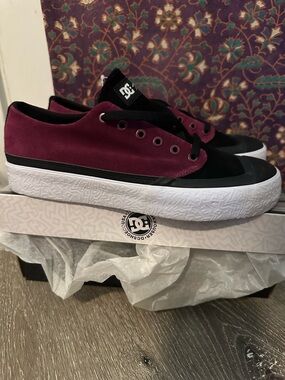 DC T-Funk Lo purple black brand new sz 10 skate shoes